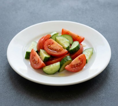 Огурцы и помидоры